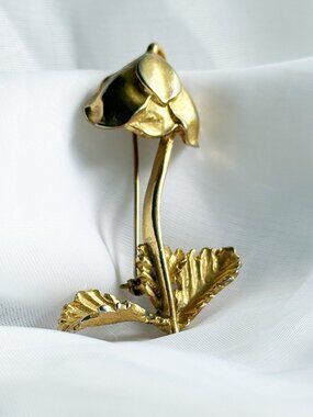 Vintage Gold Toned Flower Brooch